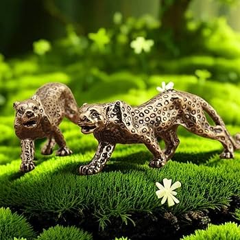 チーターの置き物　インテリアチーターオブジェ　中古品 置物 動物 可愛い リアル チーターの置物 ベビーチーター 装飾